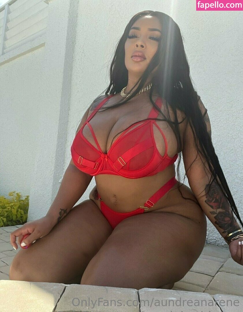 Creole Barbiee a morena mais gostosa do cabaré se masturbando gostoso na live do cabaré #u35bg6t5