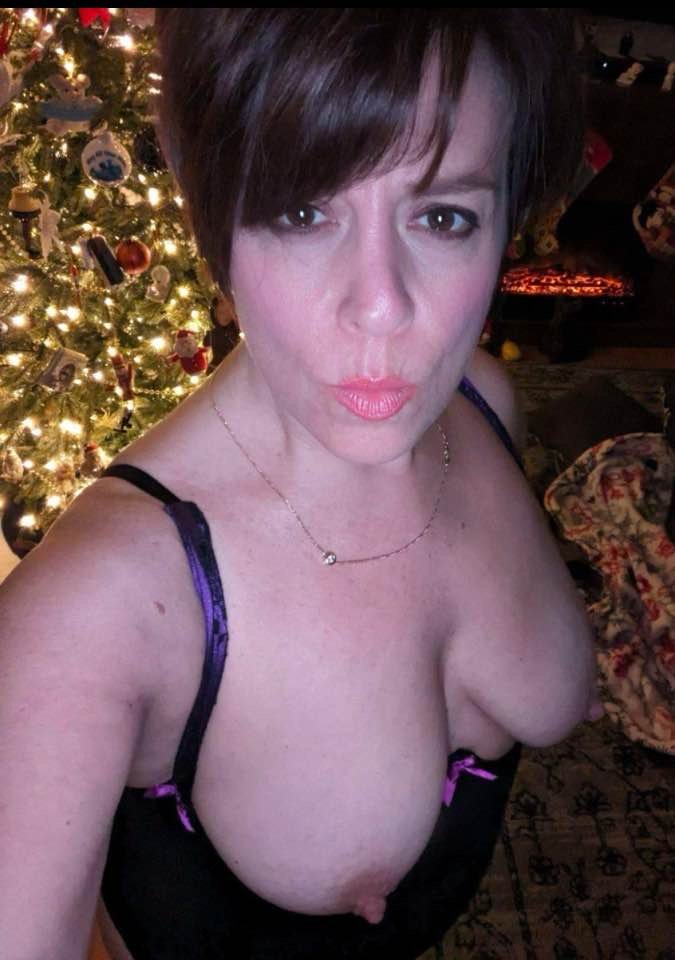 Stole my stepmoms phone and found some gems #RiWi97Rs