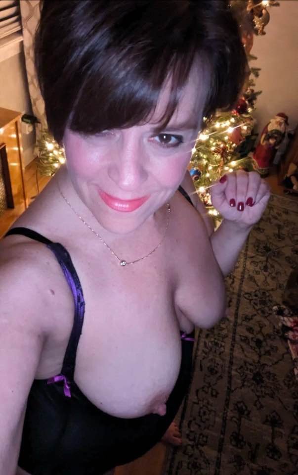 Stole my stepmoms phone and found some gems #bO3NicSN