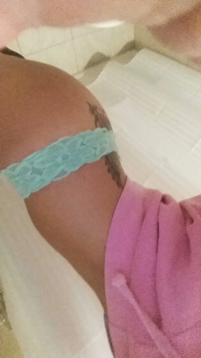 A couple wives handed over by their cuck #VYNadJaE