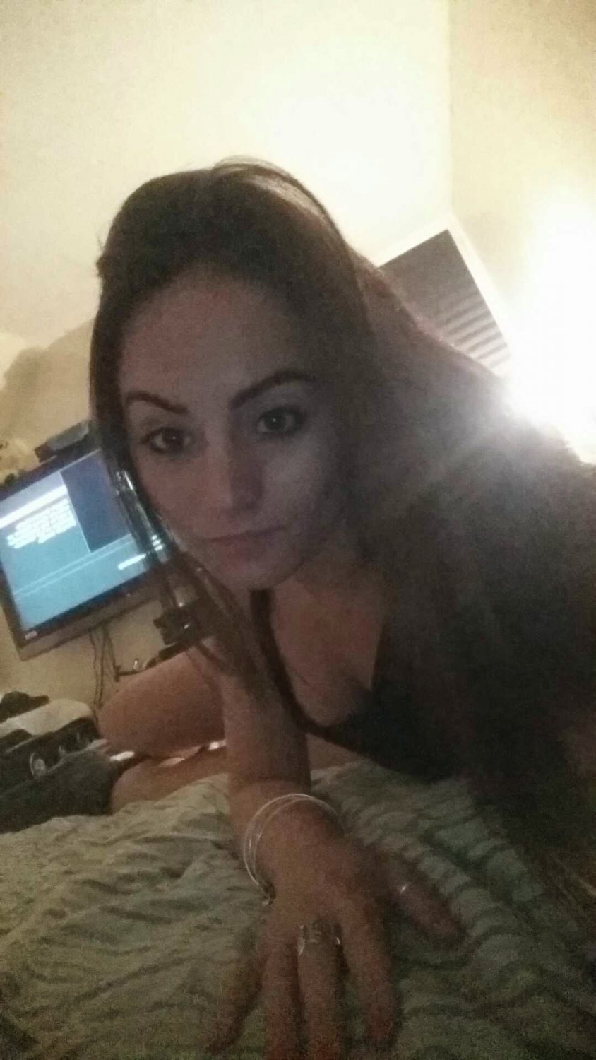 A couple wives handed over by their cuck #kgpmdSpy