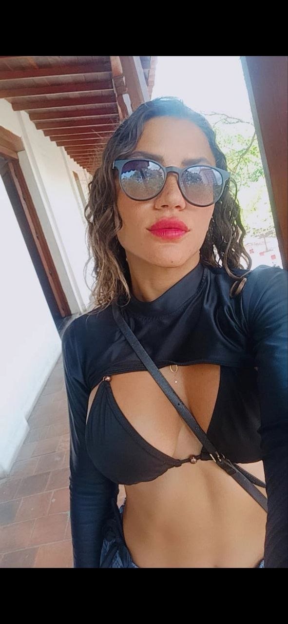 Luisa una madura cachonda de 34 años exhibiendo su cuerpo como puta en celo #VBM9uQtF